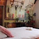 Roots Hostel Τίλμπουργκ