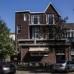 Hostel Roots *