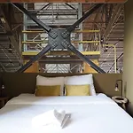 Roots Hostel Tilburg