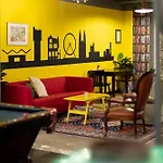 Roots Hostel Τίλμπουργκ