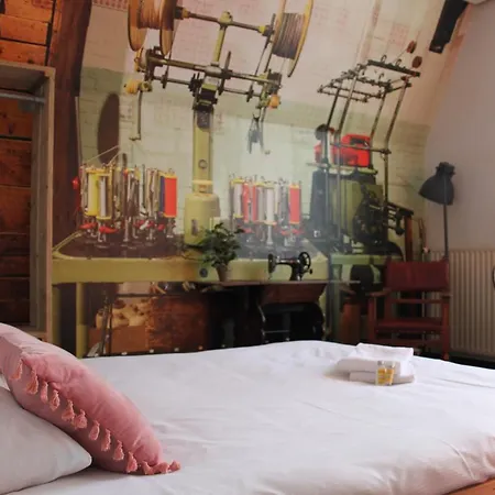 Roots ホステル ティルブルグ