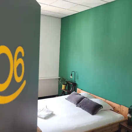 Roots Hostel *