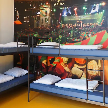 Roots Hostel *