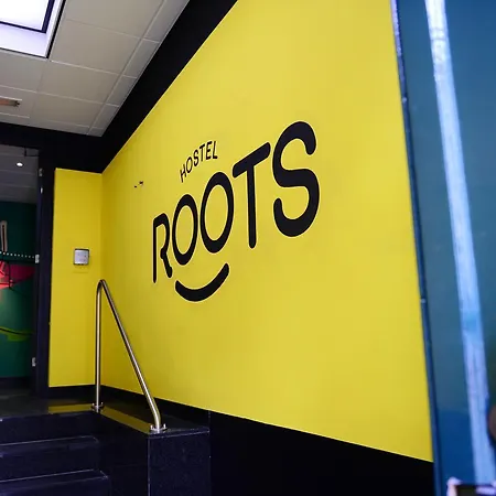 Roots Ostello *
