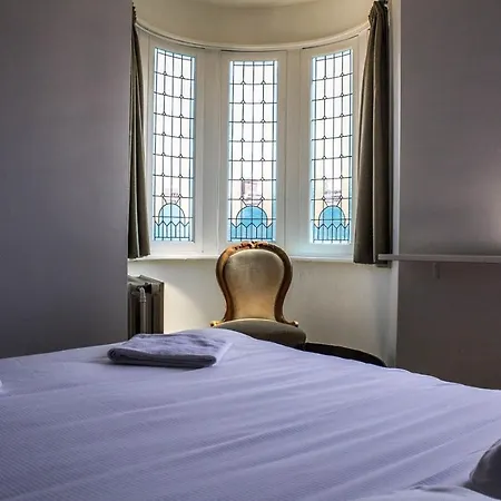 Roots 旅馆 提耳堡