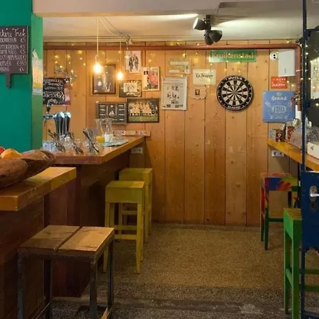 Hostel Roots *