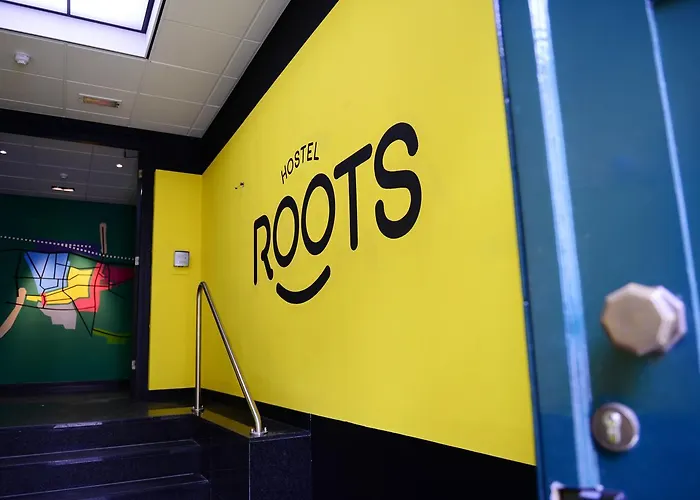 Roots Hostal *